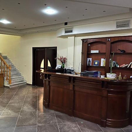 Hotel Verzaci Rinas ภายนอก รูปภาพ