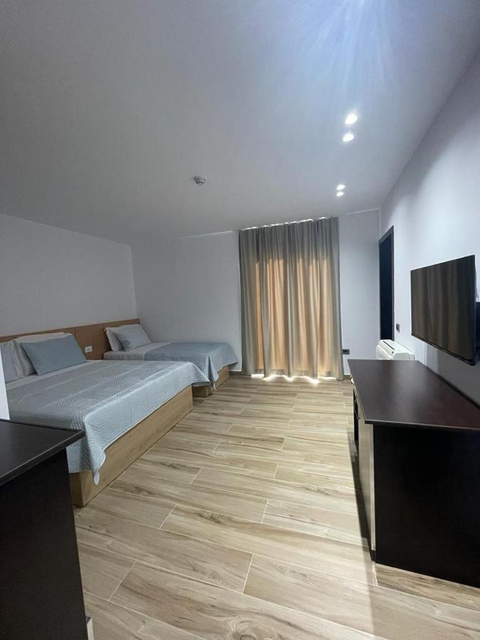 Hotel Verzaci Rinas ภายนอก รูปภาพ