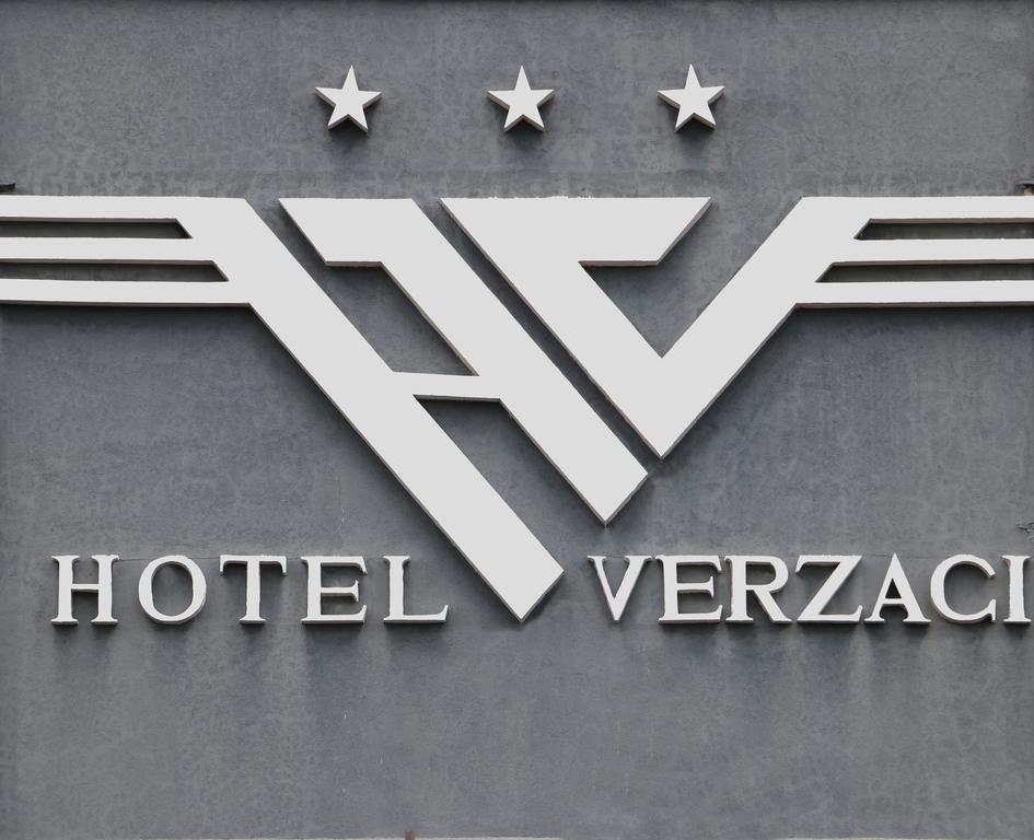 Hotel Verzaci Rinas ภายนอก รูปภาพ