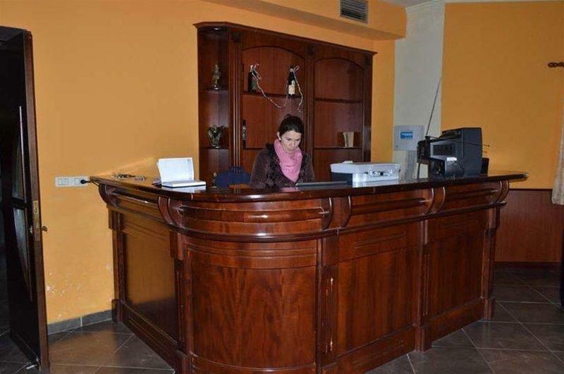 Hotel Verzaci Rinas ภายนอก รูปภาพ