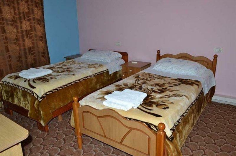 Hotel Verzaci Rinas ภายนอก รูปภาพ